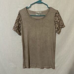 Dantelle Taupe Lace Sleeve Tee